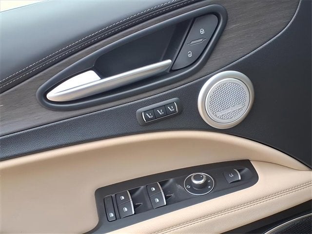 2023 Alfa Romeo Stelvio Lusso AWD