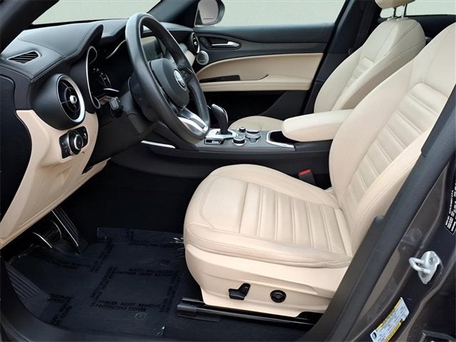2023 Alfa Romeo Stelvio Lusso AWD