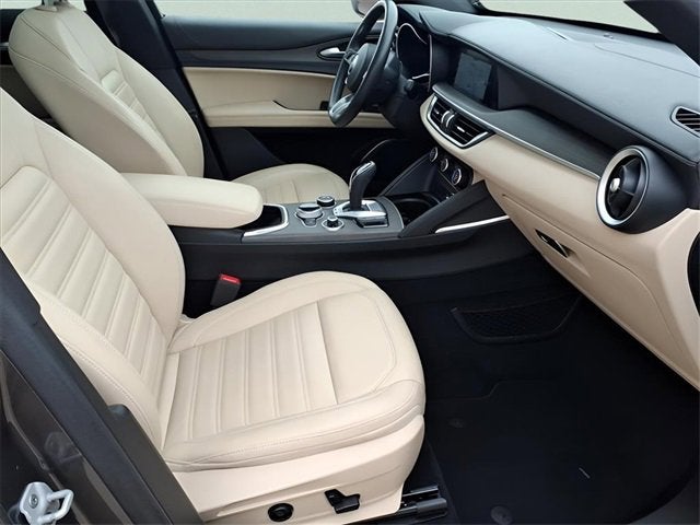 2023 Alfa Romeo Stelvio Lusso AWD
