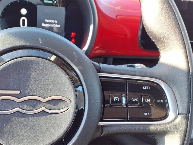 2025 FIAT 500e INSPI(RED) FWD