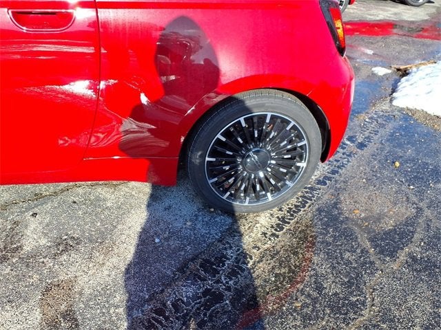 2025 FIAT 500e INSPI(RED) FWD