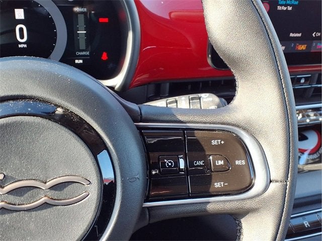 2025 FIAT 500e INSPI(RED) FWD