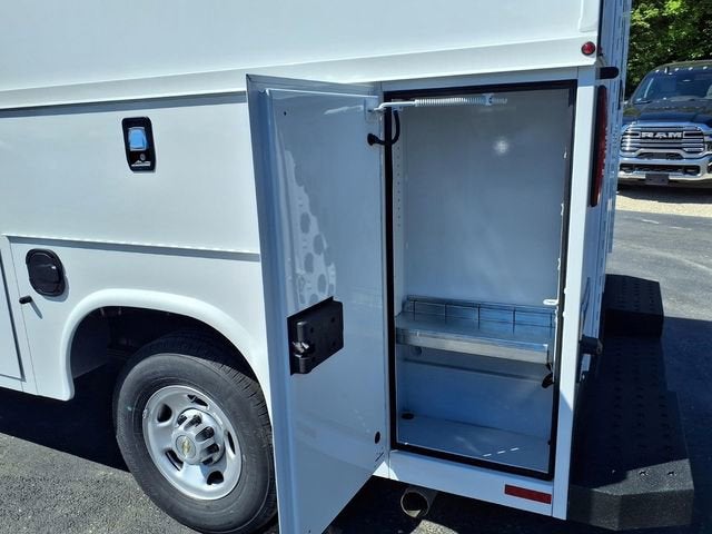 2026 Chevrolet Express Cutaway 3500 1WT